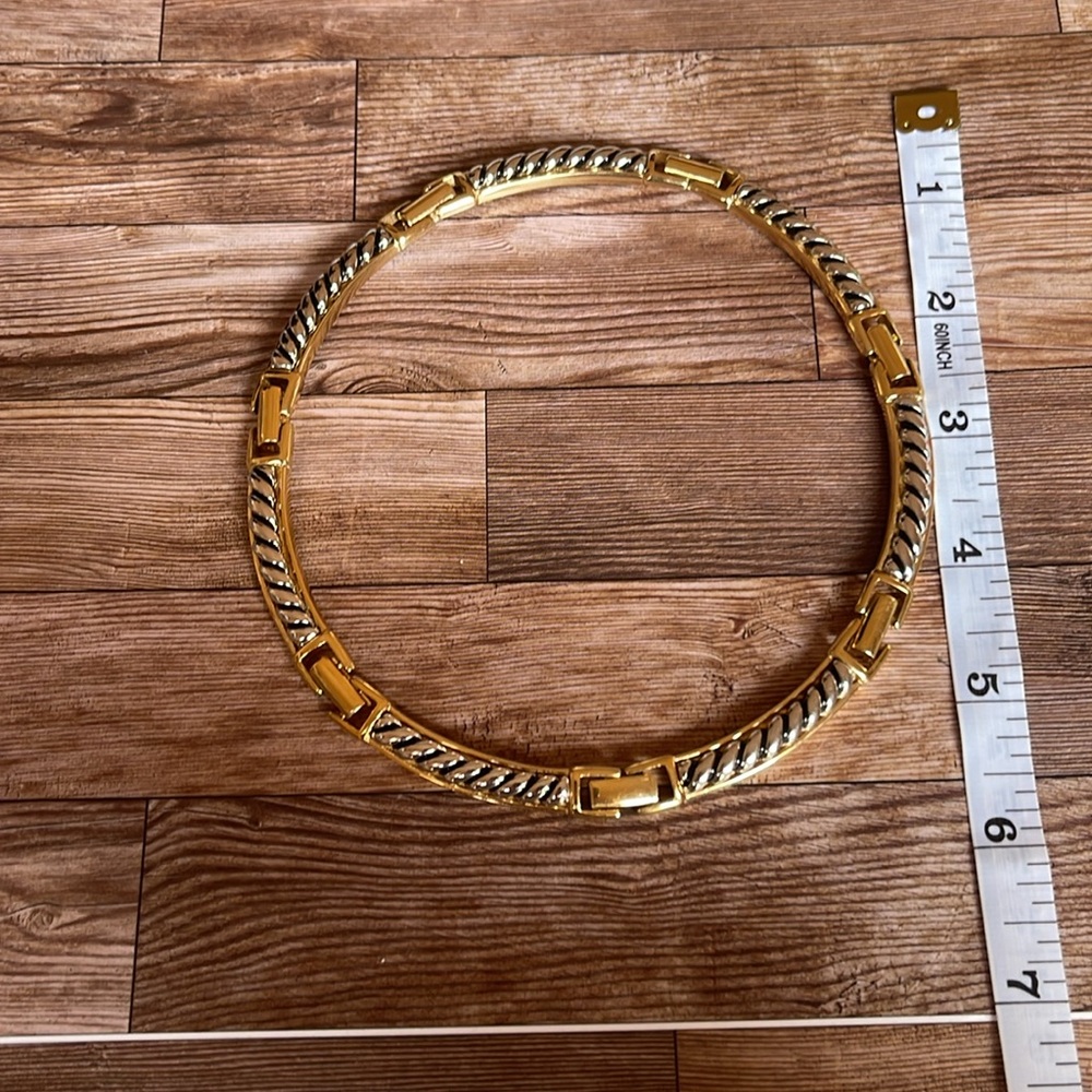 Gold Two-Tone Twisted Cable Chocker Necklace - Unique Edwin Pearl Necklace - Picture 6 of 16